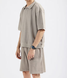 Polo homme de haute qualité 100% coton, coupe ample, gris uni, avec impression numérique personnalisable, respirant et à séchage rapide - Product Image 1