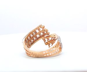 Anillo de Oro Rosa de 14k con Diamantes Cruzados Abiertos, Certificado IGI, Joyería Contemporánea con Diamantes Cultivados en Laboratorio de Varias Hileras - Product Image 4