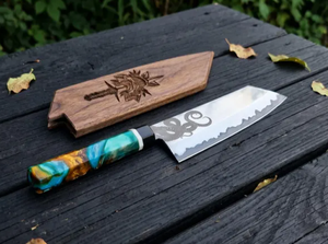 Cuchillo de chef japonés forjado a mano con mango de resina y funda de madera, hoja de acero al carbono de 12 pulgadas con acabado satinado, uso ambidiestro. - Product Image 2
