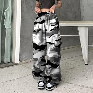 กางเกงคาร์โก้ผู้หญิงขายส่งจาก Outfitize International เอวยางยืด ใส่สบาย สไตล์ลำลอง สตรีทแวร์ รับสกรีนโลโก้ จำนวนมาก - Product Image 2