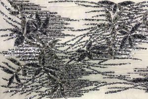 Fournisseur indien de tissus en dentelle perlée à la main pour robes de mariée ou tenues de soirée de luxe, disponible à bon prix - Product Image 4