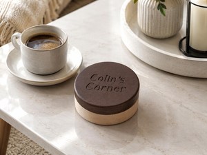 Cendrier en bois d'acacia personnalisé avec couvercle pour lui - Product Image 1