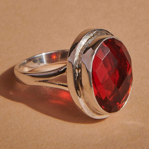 Bague en grenat naturel, pierre de naissance de janvier, bijou en pierre précieuse rouge profond, bague en grenat faite à la main, cadeau pour elle - Product Image 1
