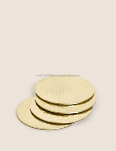 Haute qualité à la main or linéaire en laiton vaisselle gravé Floral Design tapis caboteur décor à la maison inde Sublimation caboteur Table - Product Image 5