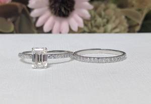 Ensemble de bague de fiançailles avec diamant de laboratoire taille émeraude 1 carat, bijoux de mode en diamant, bague vintage à halo caché, or blanc massif 14 carats - Product Image 2