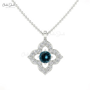 Élégant pendentif fleur en or pur 14 carats avec topaze bleue de Londres taille ronde de 3 mm et halo de diamants, collier cadeau d'anniversaire pour elle - Product Image 3