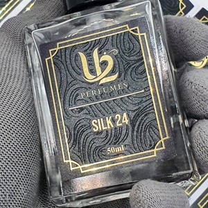 Étiquettes de parfum en feuille d'or métallique de luxe OEM, autocollants personnalisés avec logo en relief, étiquettes de bouteille cosmétique mates, résistantes aux UV et imperméables - Product Image 5