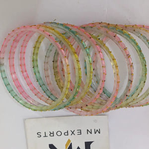 Brazalete de Resina Crystal Glow, Brazalete de Resina con Ondas del Océano, Brazalete de Resina con Sueño Floral - Product Image 1