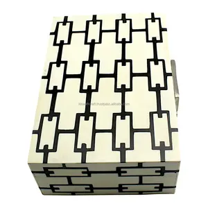 Boîte à bijoux design créatif bague de fiançailles élégante boîte à bijoux incrustée de bois/résine taille personnalisée pour filles et femmes - Product Image 2