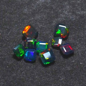 Opale de feu naturelle, pierre précieuse en vrac, taille princesse, 9 mm, pierre noire HASNAIN GEMS, couleur fumée traitée, effet de jeu de couleurs pour la création de bijoux personnalisés - Product Image 2