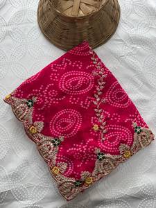 Sari de Diseño Bandhani Rosa para Mujer con Borde Bordado y Blusa Verde, para Fiestas y Bodas, Sari Étnico al por Mayor - Product Image 6