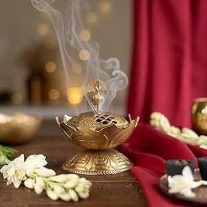 Brûleur à dhoop en laiton massif avec couvercle perforé, brûleur à havan traditionnel pour usage en temple, export, hôtel, restaurant, décoration intérieure, vente en gros - Product Image 2