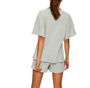 Ensemble T-shirt et short pour femme, 100 % coton, respirant, design personnalisé OEM, couleur contrastée, vente en gros, collection été 2025 - Product Image 5