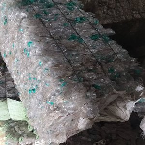 เศษขวด PET สะอาด 100% สำหรับรีไซเคิล ความจุ 800 ขวด พร้อมสีตามสั่ง สำหรับการจัดการขยะพลาสติก ผลิตในออสเตรีย - Product Image 1