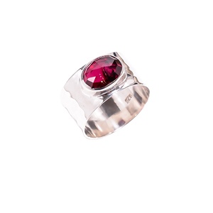 Anillo hecho a mano de rojo granate Natural para mujer, joyería personalizada de Plata de Ley 925, proveedores de anillos de plata fina a granel, venta al por mayor - Product Image 1