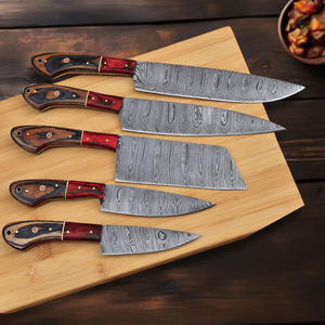 Collection de couteaux de cuisine artisanaux forgés en acier Damas, comprenant un ensemble de couteaux de chef faits à la main pour une construction durable et de qualité supérieure - Product Image 4