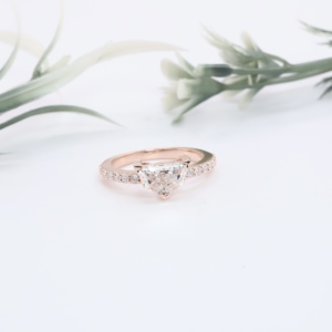 Anillo de compromiso y boda de lujo en oro rosa con diamante cultivado en laboratorio de corte media luna, engaste pavé con punta en V, solitario, regalo para mujer - Product Image 1