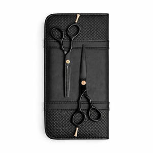 Juego de Tijeras Dobles Premium LEFTY en Negro Mate para Corte de Precisión, Diseño Ergonómico, Perfecto para Estilistas y Barberos Profesionales - Product Image 6