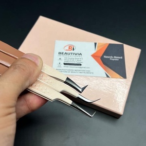 Pince à cils professionnelle en acier inoxydable durable 90 degrés forte adhérence parfaite pince à épiler d'extension de cils d'isolation incurvée - Product Image 5