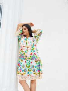 Robe Courte Bohème Florale en Coton pour Femme, Base Blanche, Robe Midi d'Été Légère, Faite à la Main en Inde, Taille Naturelle, Tenue Écoresponsable - Product Image 1