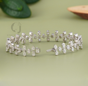 Pulsera de Oro Blanco de 14 Quilates con Diamantes Cultivados en Laboratorio, Corte Ovalado, 7.55 Quilates, Color G, Excelente Pulido, Simetría, Motivo Artístico de Hojas, Fina - Product Image 6