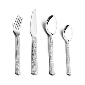 Juego de cubiertos Vintage de lujo con mango de diseño martillado, impresionantes cubiertos dorados de acero inoxidable para boda de Hotel, PC de bambú hecho - Product Image 1