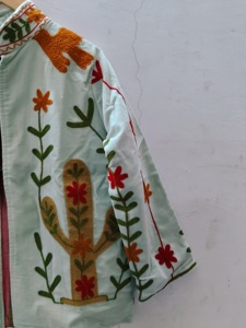 Veste brodée vert menthe faite à la main pour femmes |   Veste artisanale indienne à motifs floraux |   Veste ethnique bohème artisanale - Product Image 4