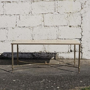 Table basse rectangulaire de luxe en laiton, design nouveau, plateau en parchemin de qualité supérieure. - Product Image 6