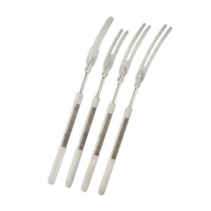 Retracteur orbital malléable de grande taille avec lame à pointes de 2 mm x 4 mm x 42 mm, longueur 162 mm, pour retrait de couvercle - Product Image 2