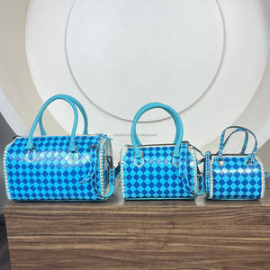 Nouveau Grand Sac Fourre-tout Élégant pour Femme, Motif Damier Gravé à la Main, Sac à Bandoulière de Voyage, Sac de Créateur Tendance - Product Image 4