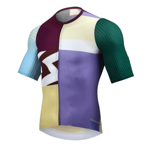 Maillot de cyclisme léger gris clair à manches courtes, respirant, en polyester écologique, haut de sport pour homme, design dégradé de couleur - Product Image 5