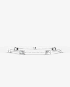 Bracelet pour femme AURA LUXURIA, diamant de laboratoire de 3 carats, taille radiant allongée, clarté VVS, or jaune 14 carats, 6 pierres latérales serties clos - Product Image 6