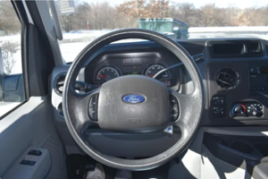 PRÊT À CONDUIRE - VÉHICULE D'OCCASION À VOLANT À GAUCHE |   Conduite à droite |   FORD E-350 SUPER DUTY XL 2012, 28 000 MILES, FOURGON 12 PASSAGERS - Product Image 4