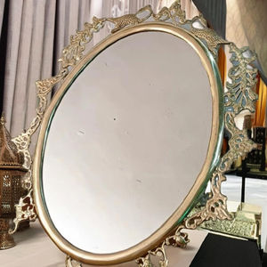 กรอบรูปทองเหลืองโบราณพร้อมกระจกตั้งโต๊ะสำหรับโรงแรม งานแต่งงาน และโอกาสอื่นๆ - Product Image 1