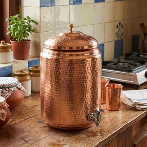 กระติกน้ำทองแดงแบบตีลาย  ภาชนะใส่น้ำทองแดงแบบดั้งเดิม  พร้อมก๊อกน้ำ สำหรับใช้ในบ้าน ห้องครัว ร้านอาหาร - Product Image 5