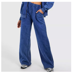 Proveedor mayorista de conjuntos deportivos de alta calidad para mujer, sudadera con capucha y pantalones deportivos con lavado ácido, diseño vintage de estilo urbano. - Product Image 4