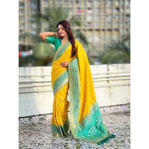 Sari Patola en soie douce jaune tissée Zari Elite Weaves avec des tissages Bandhani contrastants, vêtements indiens et pakistanais - Product Image 4