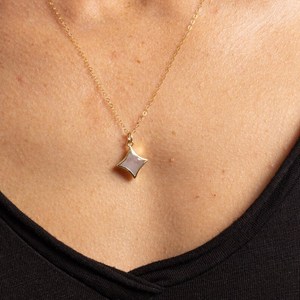 Pendentif Étoile Vintage Délicat en Pierre de Lune Naturelle, Chaîne en Or 14K ou Argent, Bijou pour Demoiselle d'honneur, Nouvelle Maman, Cadeau de Remise de Diplôme pour Étudiante - Product Image 6