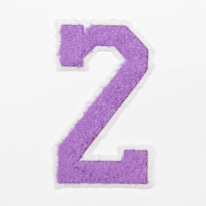 Parches bordados personalizados del fabricante, insignias de tela de lona cómodas para coser, con bordado de resina en forma de corazón para sombreros - Product Image 4