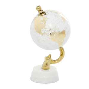 Globe terrestre blanc et or avec base en marbre blanc et support en métal doré, décoration moderne glamour - Product Image 3