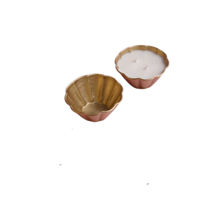 Pot à bougie rond en métal martelé avec bougie à 3 mèches en cire blanche, organisateur de bureau, parfait pour la décoration intérieure moderne - Product Image 2