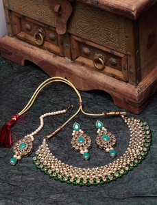 Indian Antique Gold Plated Zircon Red <b>Pearl</b> Beads Jewelry Set <b>Choker</b> Necklace Earrings Maang Tikka Traditional Wedding Party - Product Image 4