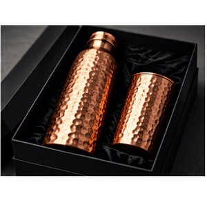 Bouteille isotherme moderne de luxe en cuivre avec tasse, motif taillé diamant, ensemble de voyage portable pour boissons - Product Image 6