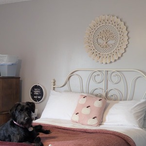 งานฝีมือแขวนผนังรูปต้นไม้ครอบครัวสีขาว ทำจากเชือกมาคราเม่ สไตล์โบโฮ เหมาะสำหรับตกแต่งห้องนั่งเล่น ห้องนอน และบ้าน นำเข้าจากอินเดีย - Product Image 2