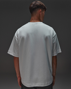 เสื้อยืดเจอร์ซีย์ผู้ชายคุณภาพสูง ทรงปกติ ผ้าโพลีเอสเตอร์ผสมคอตตอน แห้งเร็ว ระบายอากาศดี แขนสั้น คอกลม ทรงพัฟ สีพื้น - Product Image 2
