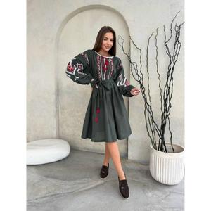 Robe ukrainienne faite à la main, robe verte, robe brodée kaki, cadeau pour femme, robe ukrainienne grande taille, broderie ukrainienne - Product Image 1