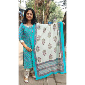 Combinaison imprimée en pur coton vert d'eau avec Dupatta - Product Image 1