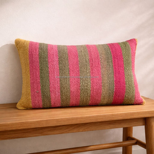 Funda de Cojín Tejida a Mano Multicolor de 12x20 Pulgadas, con Rayas Verticales Audaces, Texturizada, Decorativa, Estilo Boho - Product Image 3
