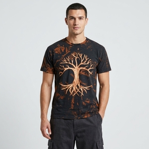 T-shirt pour homme avec imprimé artistique Arbre de Vie en noir délavé et motifs botaniques couleur rouille, col rond classique, manches courtes - Product Image 1