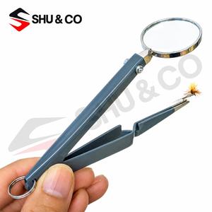 Lupa de pesca con mosca 4X, herramienta de bolsillo para enhebrar moscas, lupa para ojo de anzuelo, enhebrador de tippet, herramienta de pesca con mosca con abrazadera y llavero - Product Image 1